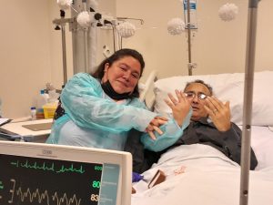 Ceremonia contó con dos funcionarios como padrinos y los buenos deseos del equipo de salud de la Unidad de Paciente Crítico Cardiovascular.
