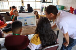 Programa Ayuda Escolar del Municipio Abierto de Quilpué benefició a más de 4 mil estudiantes