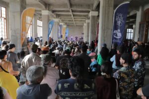 KakoAmedia y Korkoras traerán su humor y música a la primera edición veraniega de “Tardes de Mercado” en Valparaíso