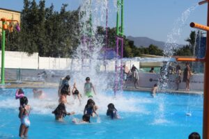  Potente parrilla de actividades en La Cruz. Una serie de actividades y un programa que ya partió con la apertura de la piscina municipal y el Club de Verano.