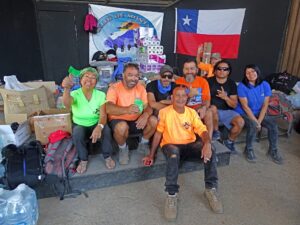 Escuela Popular de Artes entrega ayuda social y de salud a vecinos de la Villa Independencia