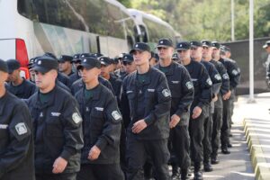 GENDARMES ALUMNOS APOYAN LABORES DE AYUDA A DAMINIFCADOS POR INCENDIOS ENVALPARAÍSO