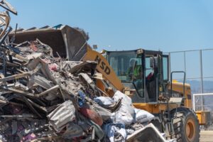 Ministerio de Obras Públicas informa que maquinaria para despeje de escombros llegará a más de 400 en los próximos días