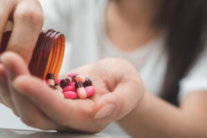 Seremi de Salud Valparaíso destaca medidas para garantizar acceso gratuito a medicamentos por emergencia