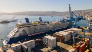 Crucero Celebrity Eclipse arribó Puerto Valparaíso con más de 6.200 visitantes