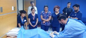 ENFERMERAS DE ONCOLOGÍA DEL HOSPITAL CARLOS VAN BUREN SE CAPACITAN EN INSTALACIÓN DE CATÉTER PICC