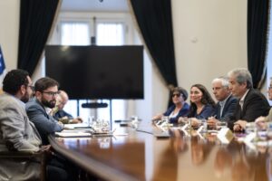 “ESTAREMOS CONFORMES CUANDO CONOZCAMOS Y SE ENVÍE AL CONGRESO EL PROYECTO LEY DE REPARACIÓN DE LA DEUDA HISTÓRICA” DECLARA EL COLEGIO DE PROFESORAS Y PROFESORES