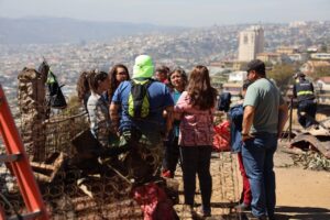 Municipio ejecutará cuatro líneas de acción para ir en apoyo de vecinos damnificados de cerro Cordillera