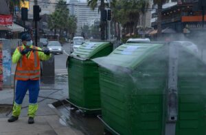 INTENSA FISCALIZACIÓN DEL MUNICIPIO TRAS DENUNCIAS DE VECINOS POR MAL USO DE CONTENEDORES DE ASEO EN VIÑA DEL MAR