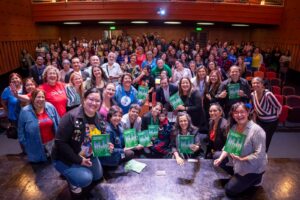Más Derechos: Guía de Diagnóstico y Apoyos Tempranos en el Espectro Autista es presentada en el Teatro Municipal de Quilpué