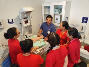 Hospital Dr. Gustavo Fricke capacita al equipo de matronería en reanimación neonatal