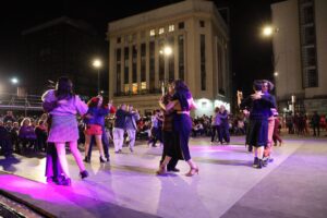 Festival  Valparatango se tomó por tres días la Plaza Sotomayor