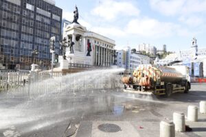Valparaíso refuerza servicio de aseo con mayor dotación de trabajadores