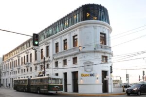 Ciclo de cine de Duoc UC trae de vuelta a la pantalla grande del Centro de Extensión Edificio Cousiño la película “Rain Man”