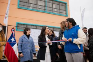 MUNICIPIO DE VIÑA INAUGURA OBRAS DE RECONSTRUCCIÓN DE ESCUELA JOHN KENNEDY TRAS SER AFECTADA POR MEGAINCENDIO