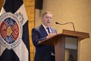 Rector de la PUCV asume presidencia de la Red G9