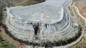 DGA define normas transitorias para operación y reparación del tranque de relave de minera Las Cenizas