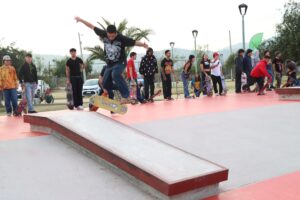EN CASABLANCA INAUGURAN PRIMER SKATEPARK DISEÑADO CON PARTICIPACIÓN CIUDADANA