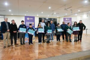 EN LA CALERA 277 ESTUDIANTES RECIBEN SU COMPUTADOR A TRAVÉS DE LAS BECAS TIC