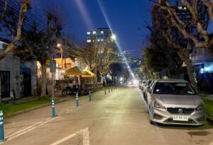 MUNICIPIO REALIZA RECAMBIO DE LUMINARIAS PARA POTENCIAR SEGURIDAD EN EL BARRIO PONIENTE DE VIÑA DEL MAR