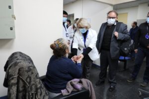 Corporación Juan de Dios Arlegui realiza importante donación de sillones bergeres al Hospital Carlos van Buren