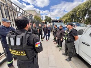 MUNICIPIO DE VIÑA DEL MAR JUNTO A CARABINEROS  INTENSIFICAN OPERATIVOS AL COMERCIO ILEGAL DURANTE LA ÉPOCA NAVIDEÑA
