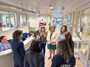 Hospital Dr. Gustavo Fricke SSVQP recibe comitiva estadounidense para fortalecer la educación del paciente post-infarto cardiaco