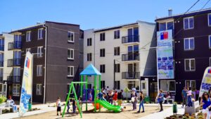 316 familias recibieron las llaves de su casa en San Antonio y se suman a las 600 que hicieron lo propio en Los Andes
