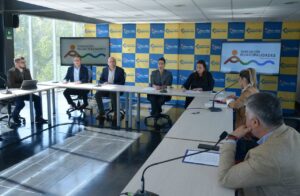 ALCALDES DE LA REGIÓN SOLICITAN REUNIÓN CON EL MINISTRO DEL INTERIOR PARA ABORDAR MEDIDAS POR ALZA DE PRECIOS EN COMBUSTIBLES