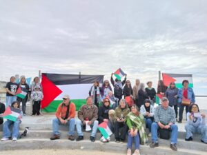 Vecinos de Viña alzan volantines por la paz y la dignidad en Palestina